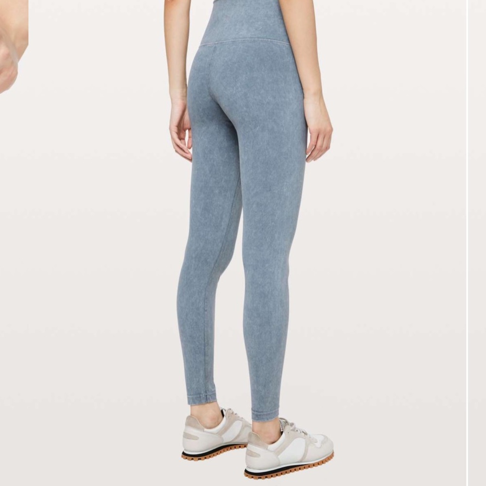 Lululemon Under Under 25” Tights 🍋🍋🍋